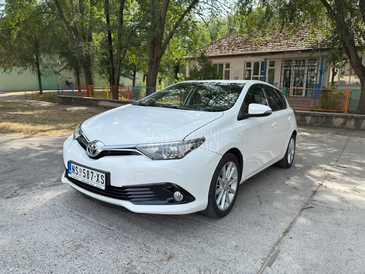 Toyota Auris 2015 photo 3