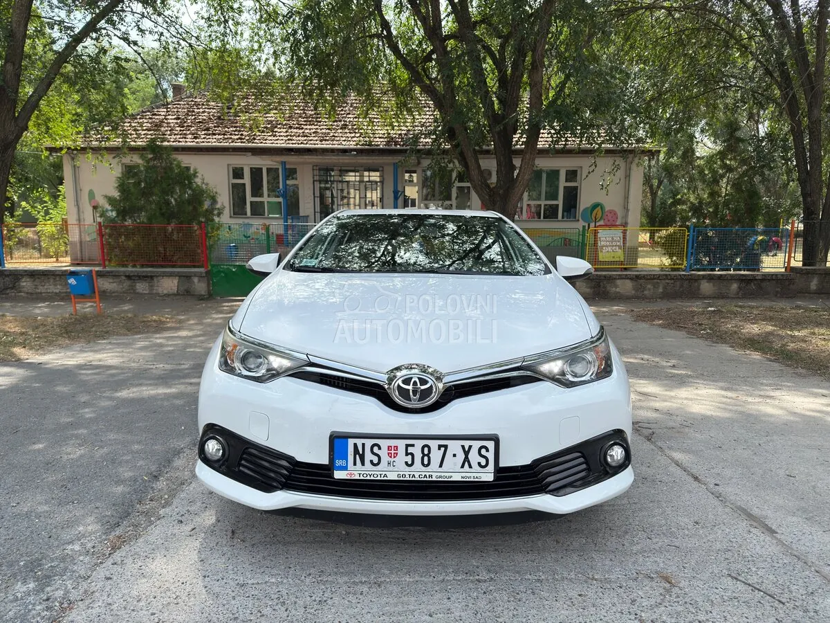 Toyota Auris 2015 photo 4