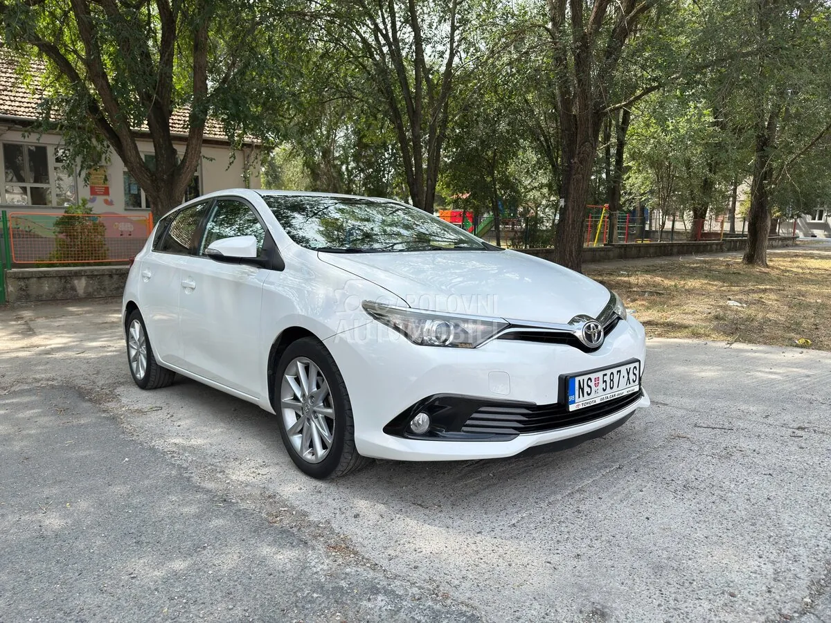 Toyota Auris 2015 photo 5