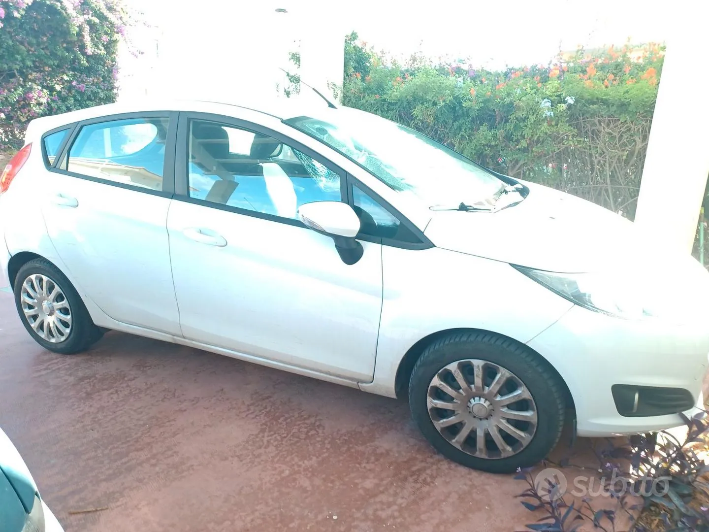 Ford Fiesta 2016 photo 2