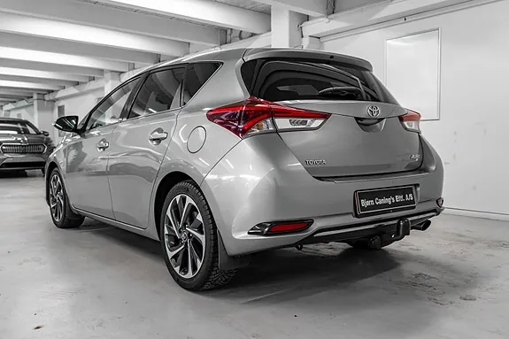 Toyota Auris 2015 photo 4