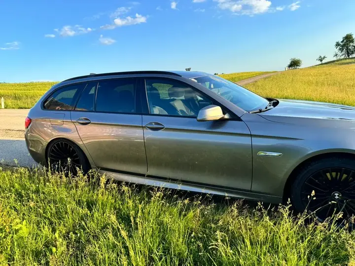 BMW 5 Series 2011 photo 3