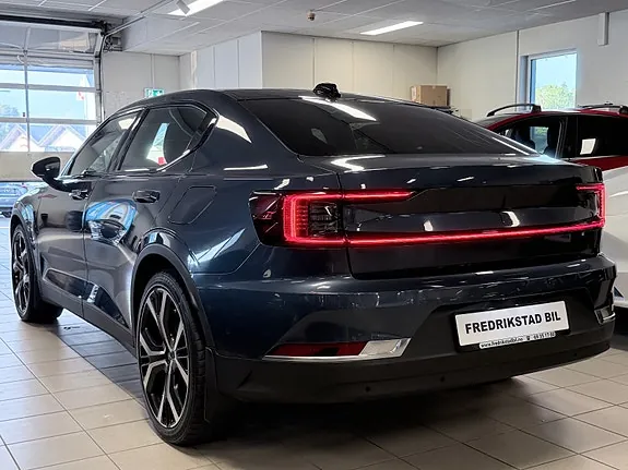 Polestar 2 2020 photo 2
