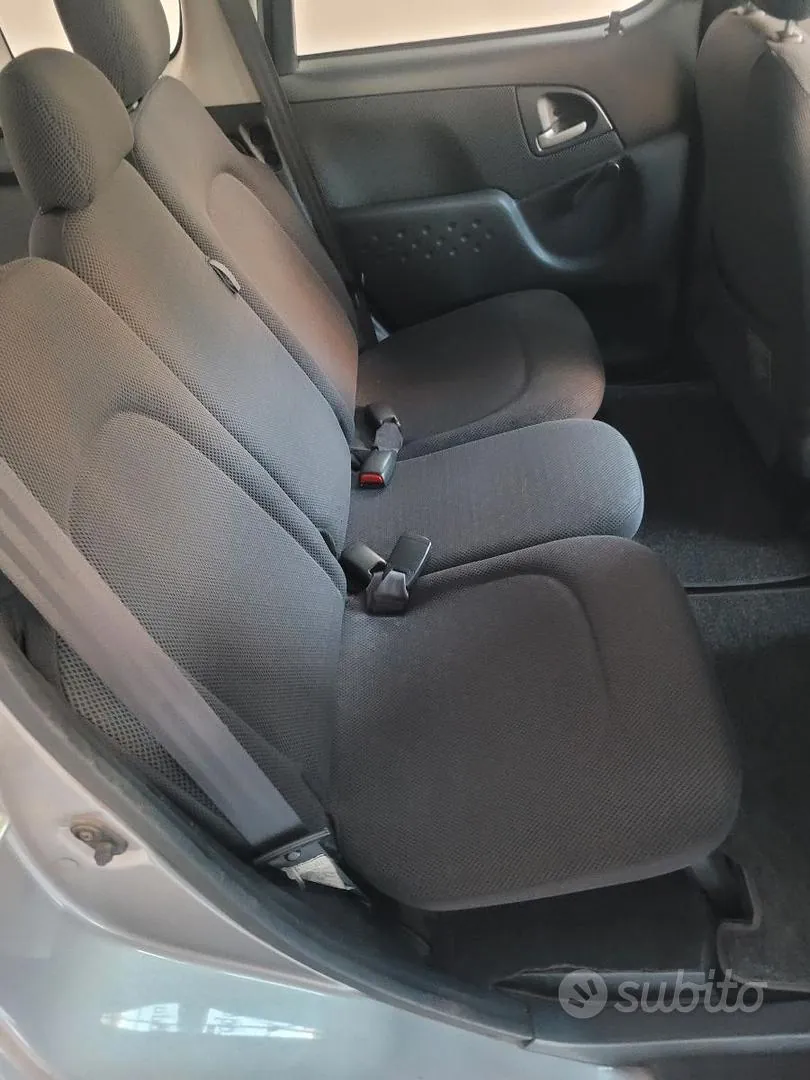 Toyota Yaris 2003 photo 3