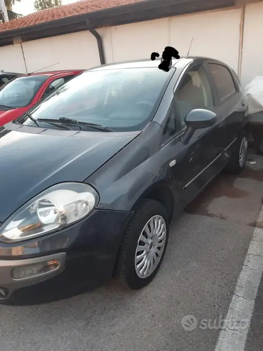 Fiat Grande Punto 2010 photo 2