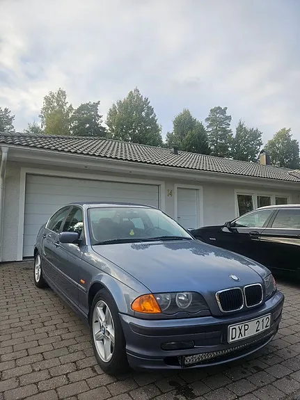 BMW 320I