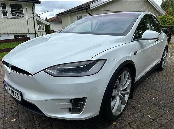 Tesla Model X 2016 photo 3