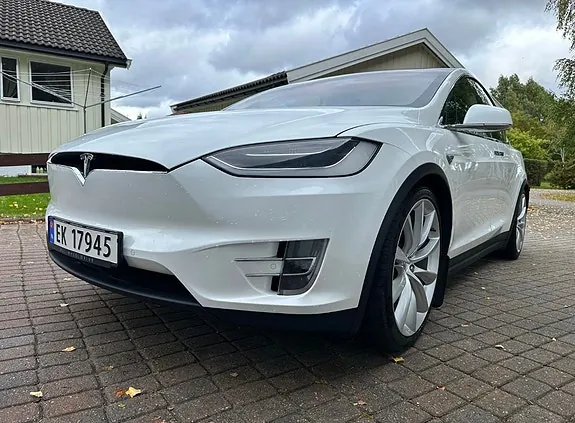 Tesla Model X 2016 photo 5