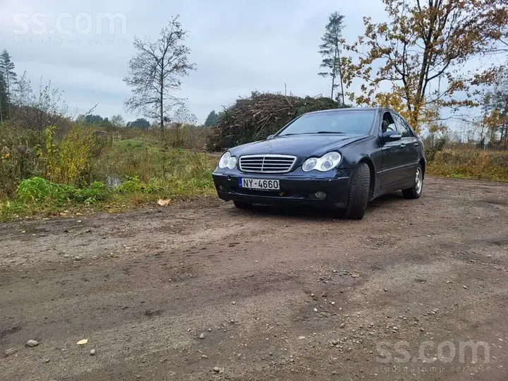Mercedes-Benz C220