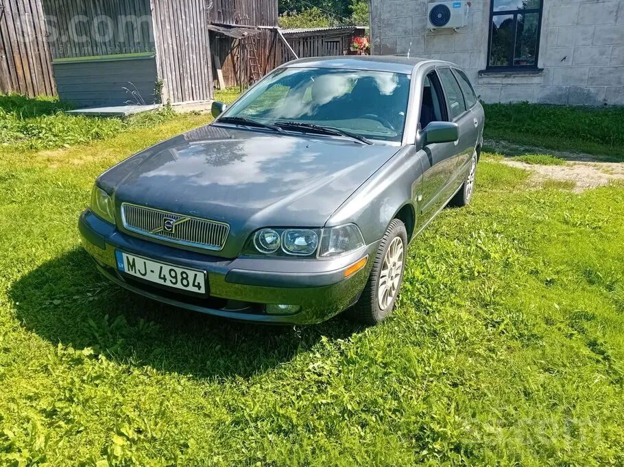 Volvo V40 2002 photo 2