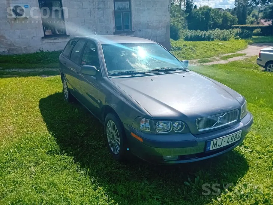 Volvo V40 2002 photo 3