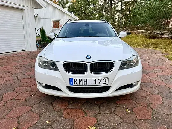 BMW 320D 2009 photo 2