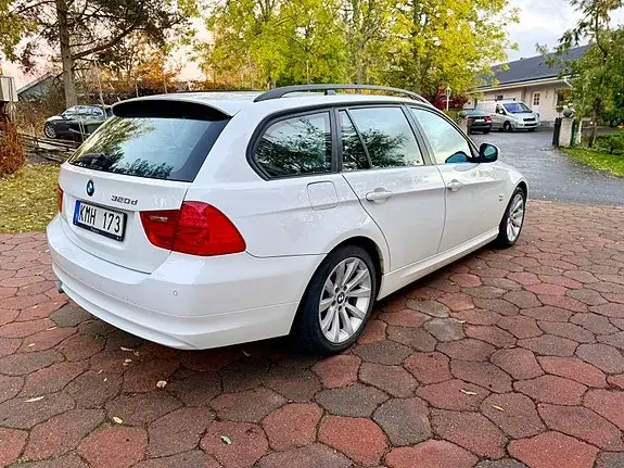 BMW 320D 2009 photo 3