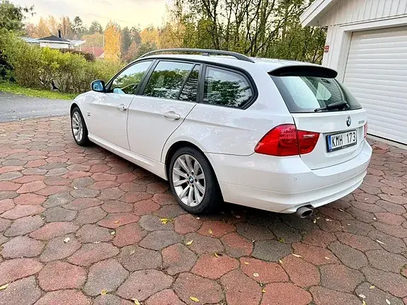 BMW 320D 2009 photo 4