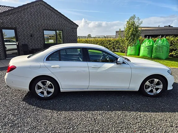 Mercedes-Benz E300 2017 photo 3