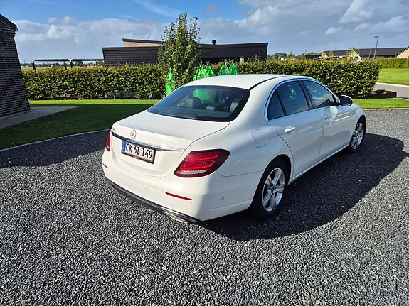 Mercedes-Benz E300 2017 photo 4
