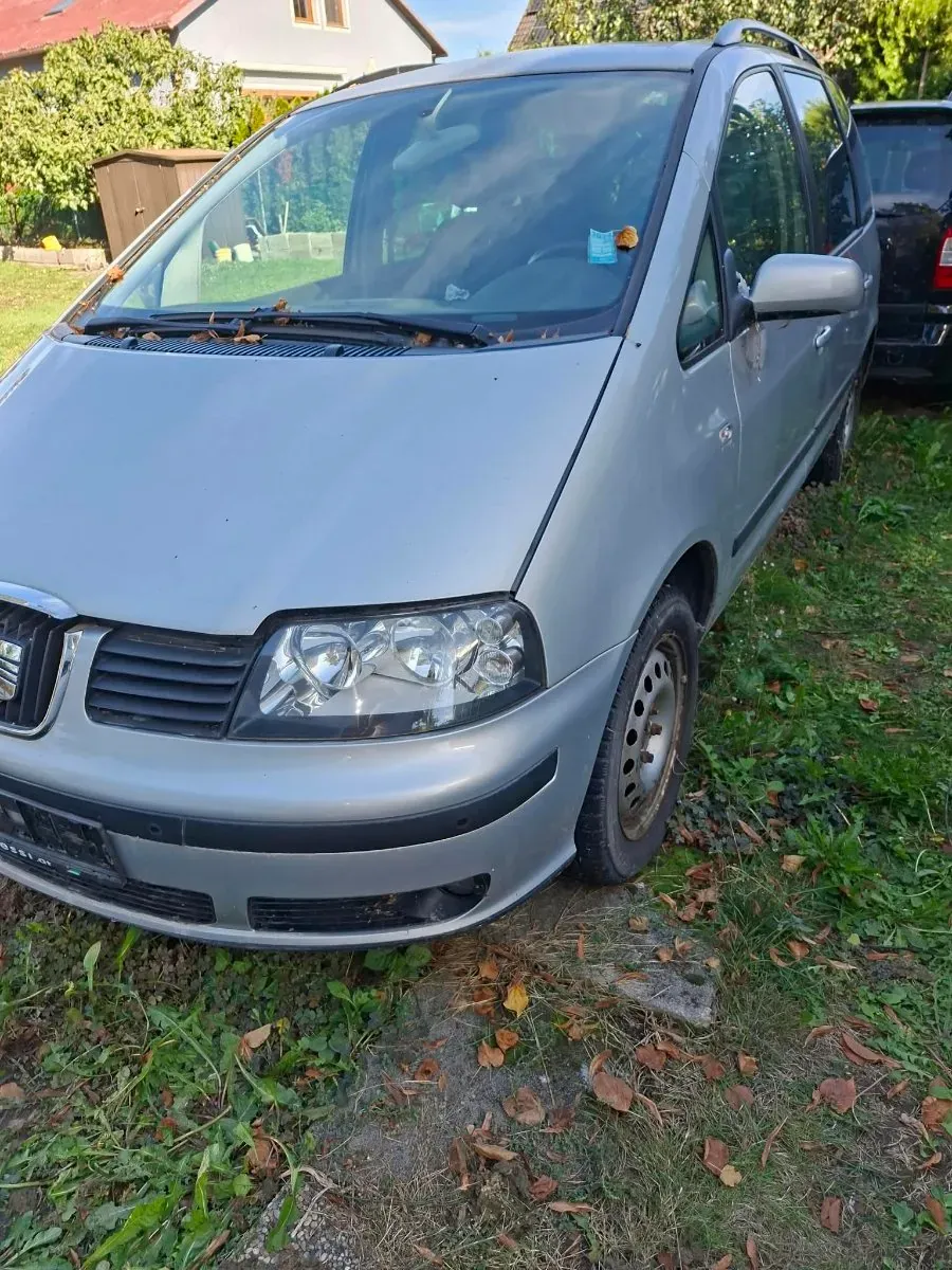 Seat Alhambra 2003 photo 2