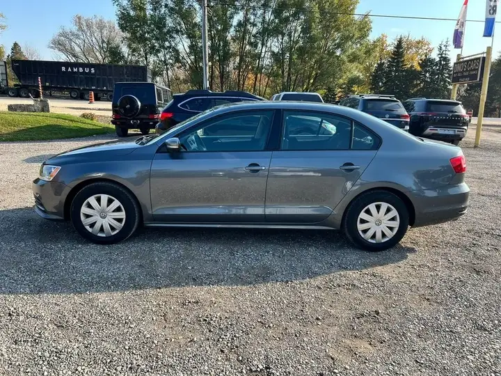 Volkswagen Jetta 2015 photo 2
