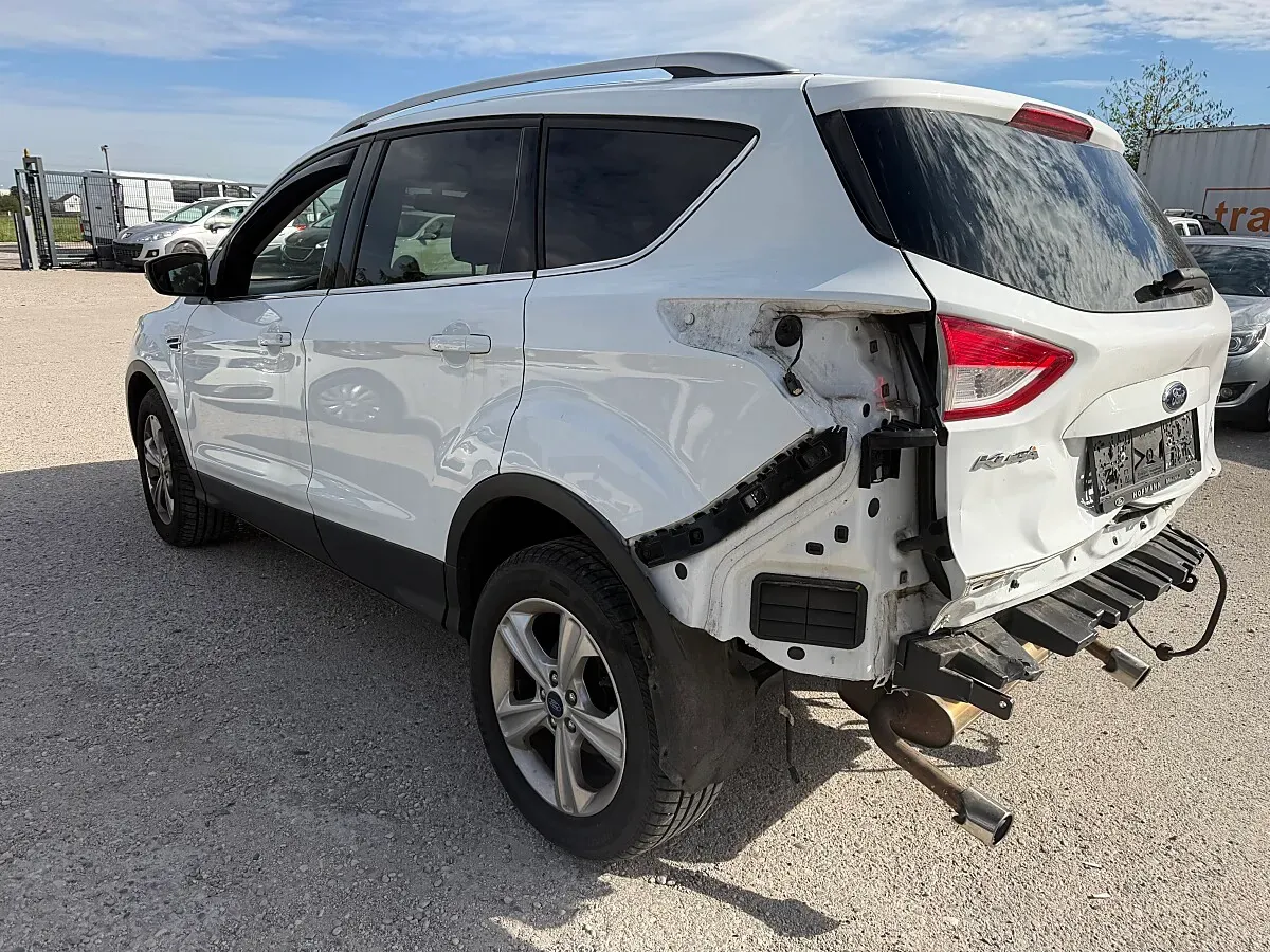 Ford Kuga 2015 photo 3