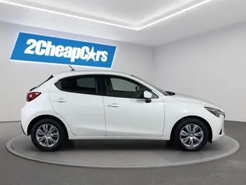 Mazda Demio 2015 photo 5