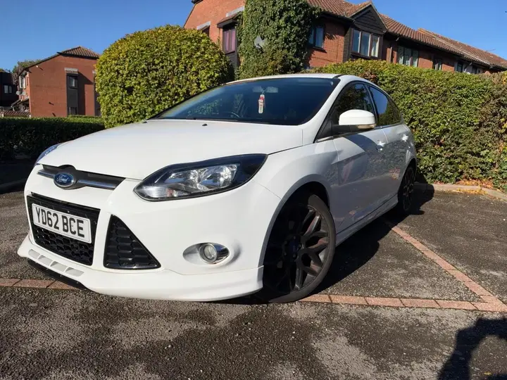 Ford Focus 2012 photo 3