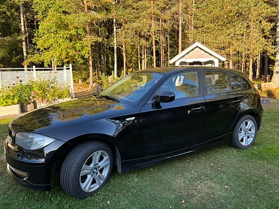BMW 118D 2010 photo 2