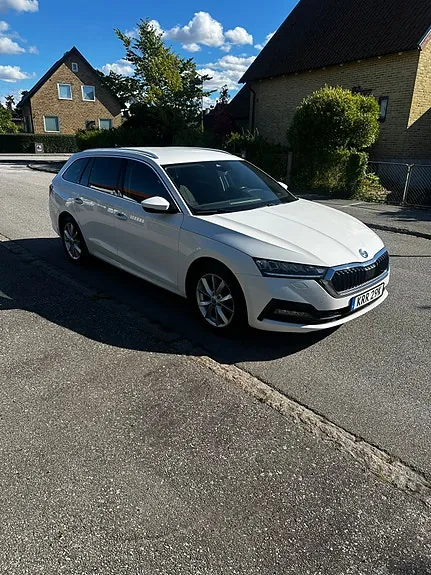 Skoda Octavia 2021 photo 2