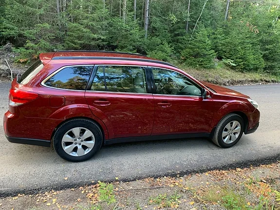 Subaru Outback 2011 photo 4