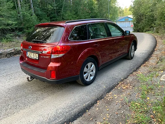 Subaru Outback 2011 photo 5