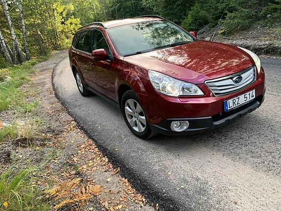 Subaru Outback 2011 photo 3
