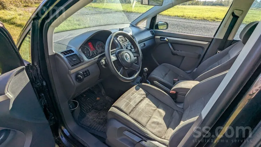 Volkswagen Touran 2006 photo 4