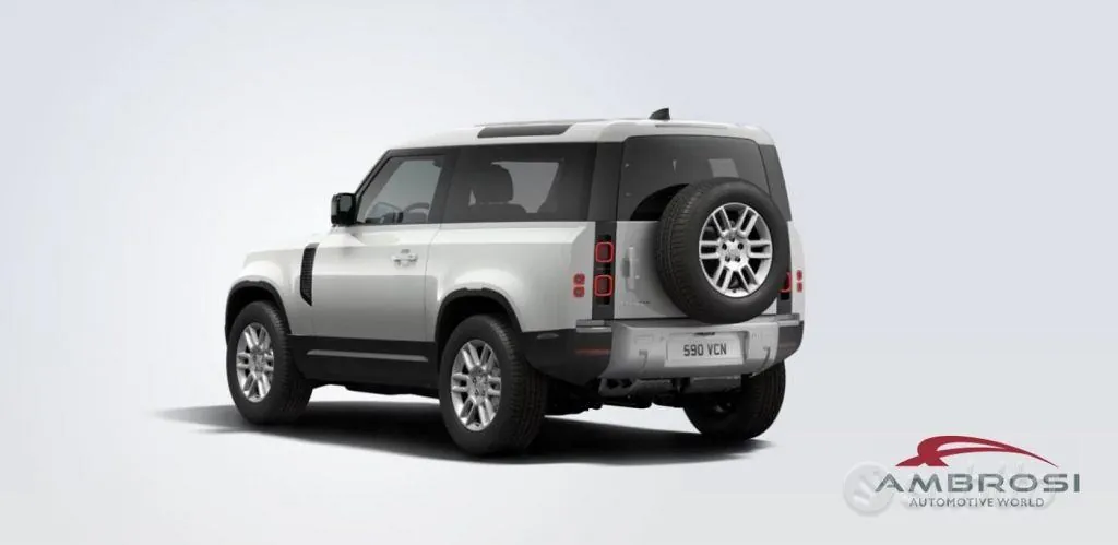 Land Rover Defender 2026 photo 3