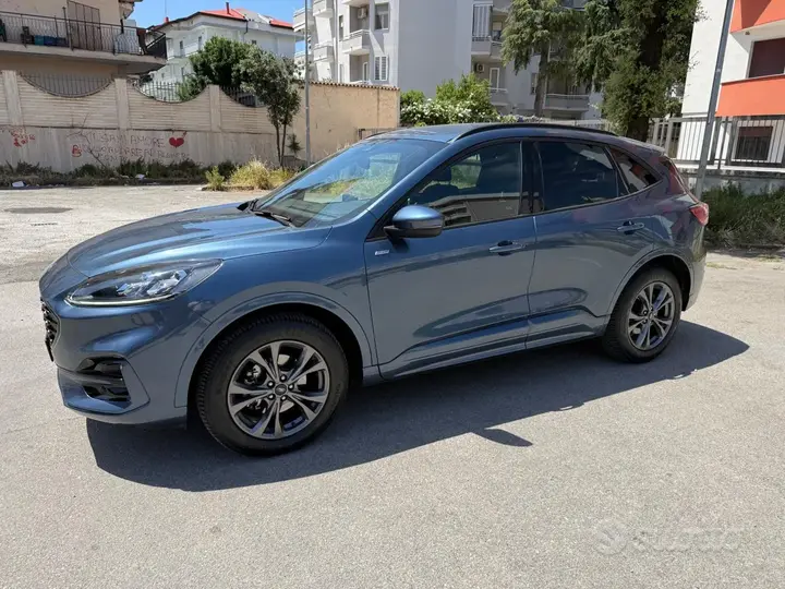 Ford Kuga 2023 photo 2