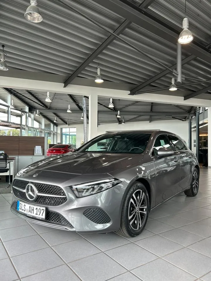 Mercedes-Benz A180