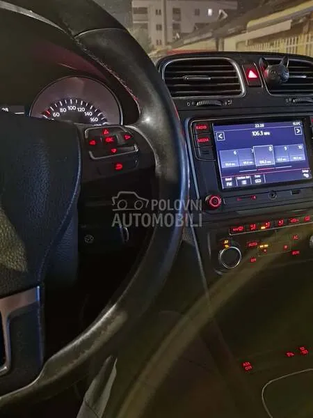 Volkswagen Golf 2010 photo 3