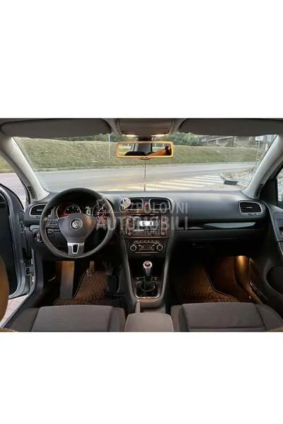 Volkswagen Golf 2010 photo 4