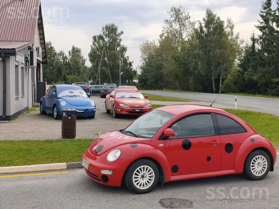 Volkswagen Beetle 2000 photo 2