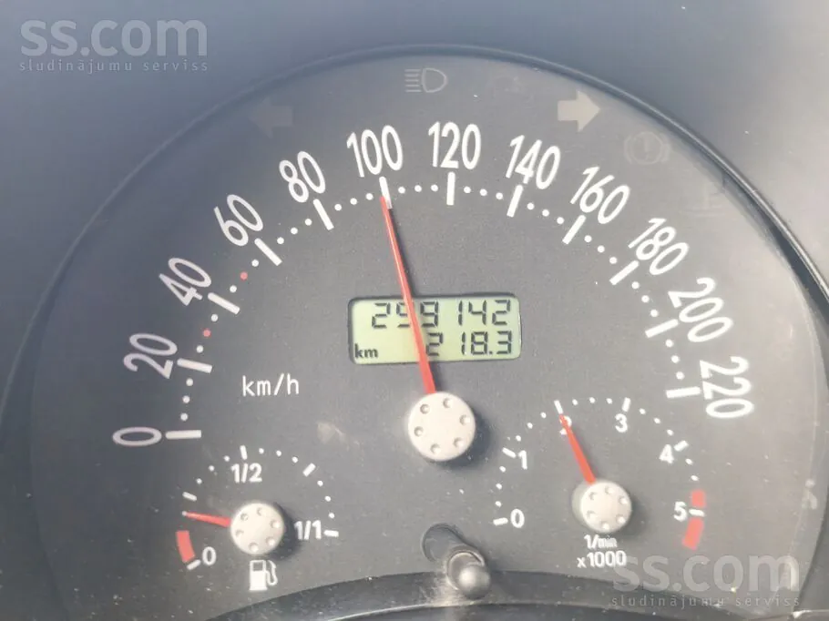 Volkswagen Beetle 2000 photo 3