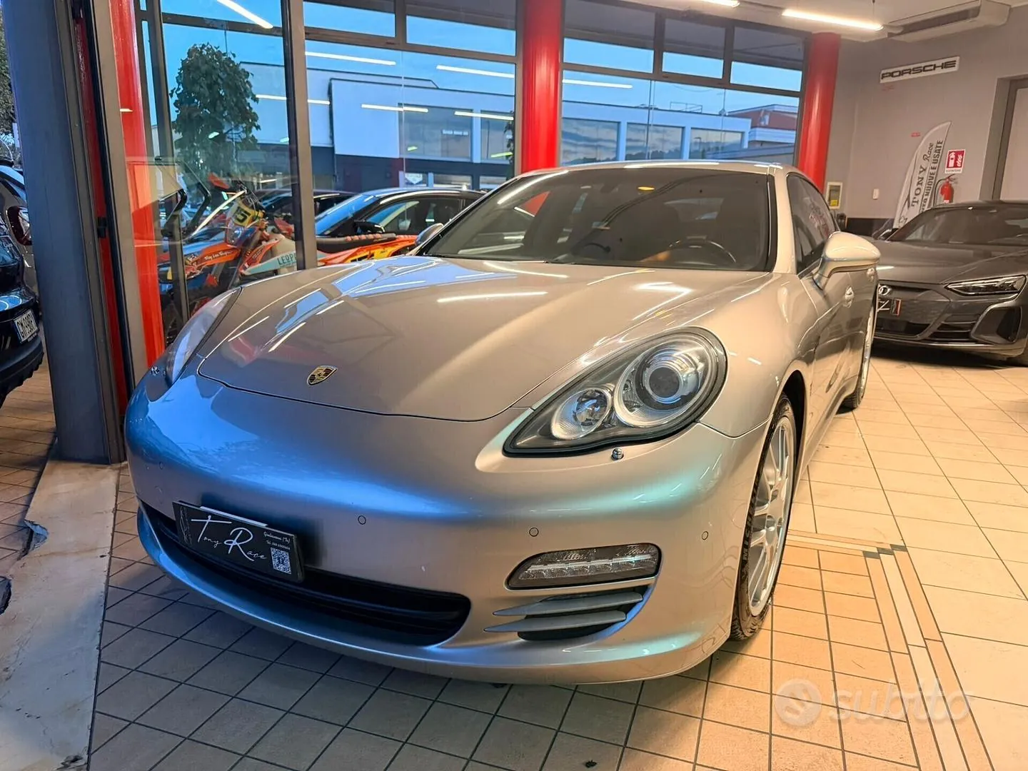 Porsche Panamera 2012 photo 2