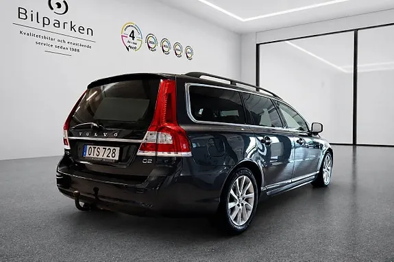 Volvo V70 2015 photo 2