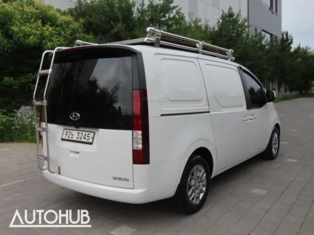Hyundai Staria 2021 photo 3
