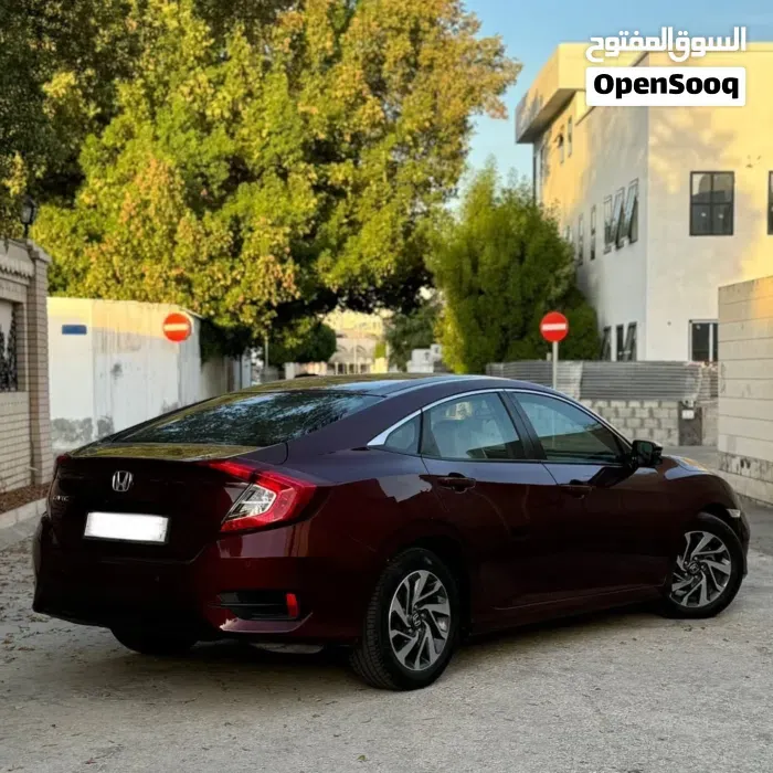 Honda Civic 2019 photo 2