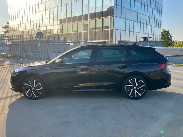 Skoda Octavia 2023 photo 4