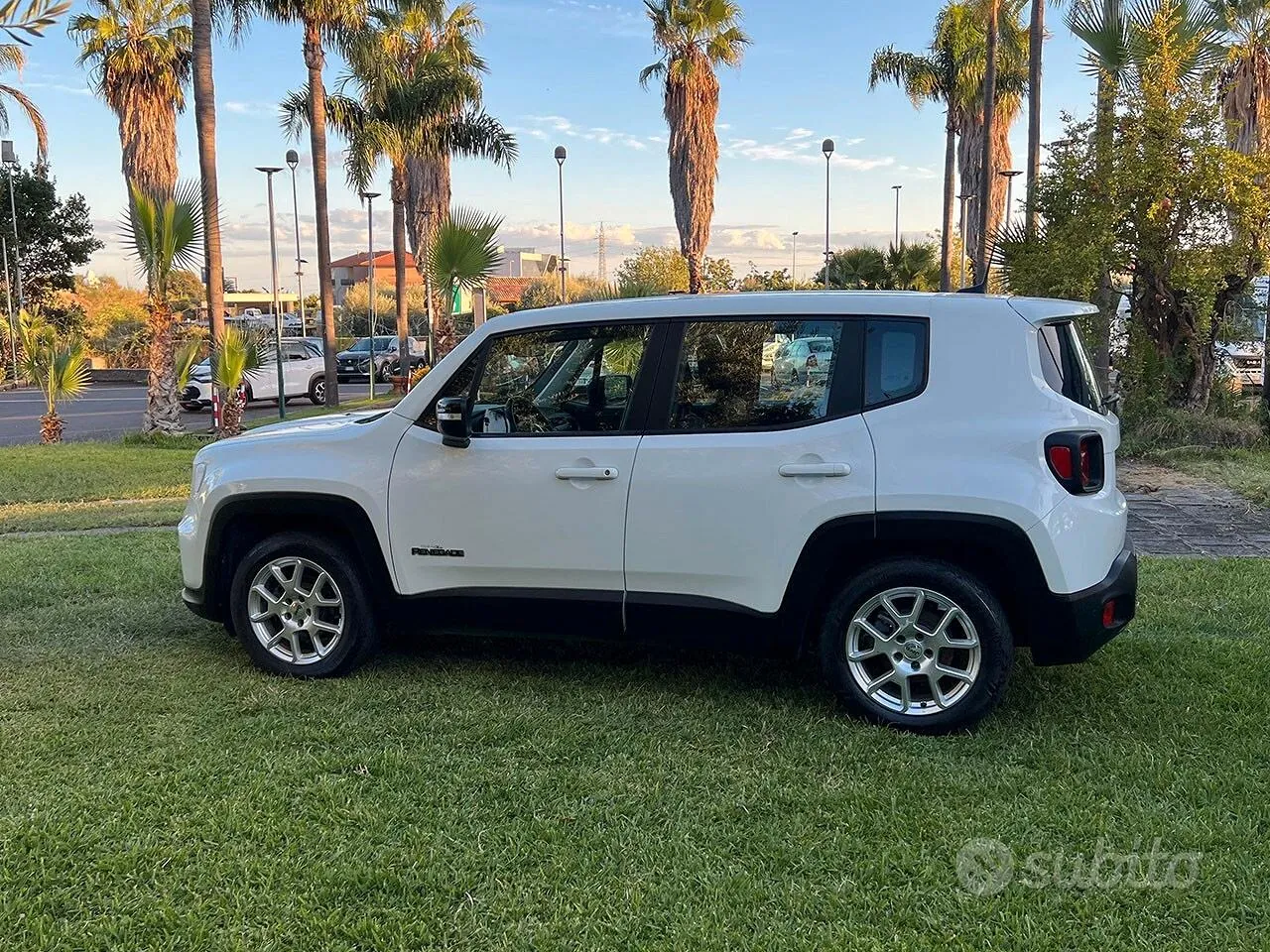 Jeep Renegade 2023 photo 2