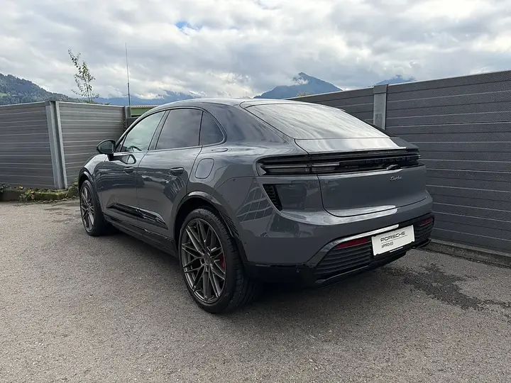 Porsche Macan 2025 photo 3