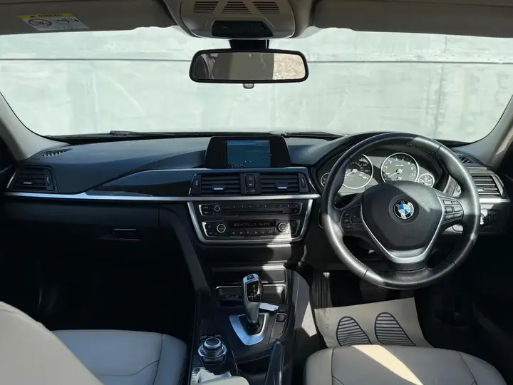 BMW 3 Series 2015 photo 3
