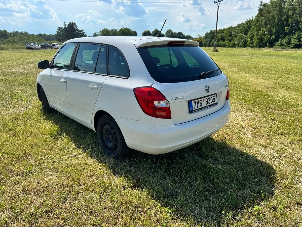 Skoda Fabia 2014 photo 4
