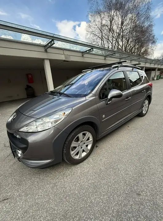 Peugeot 207 2008 photo 3