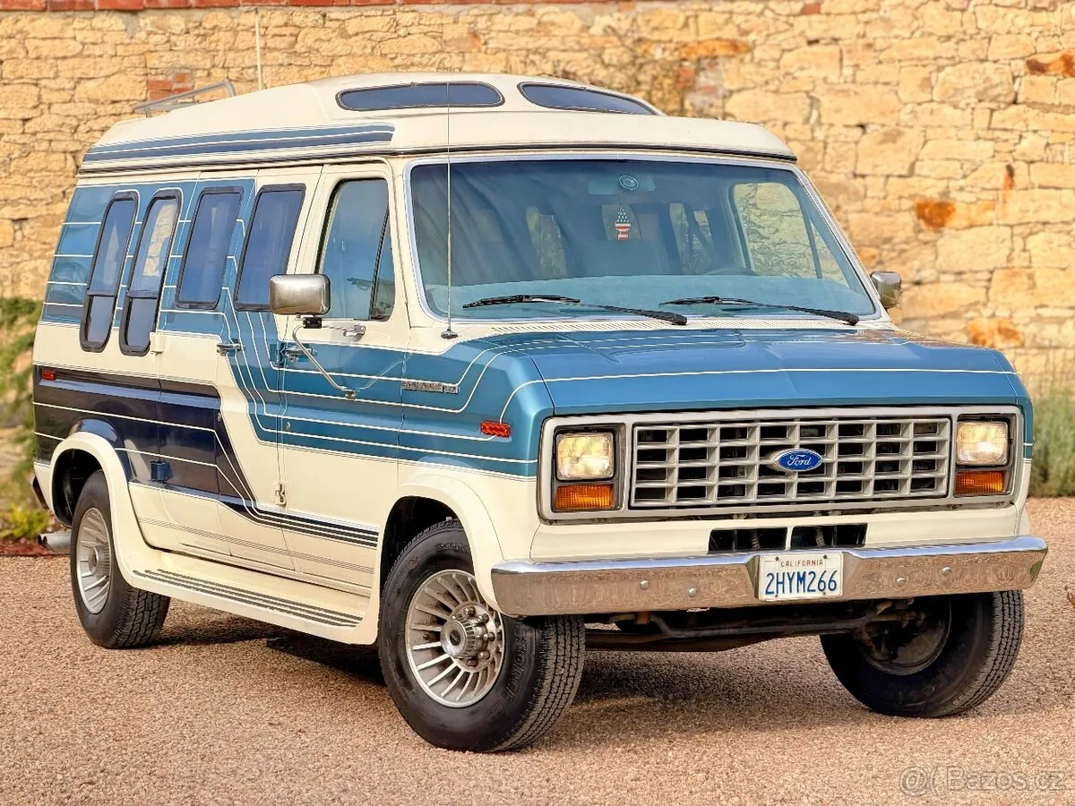 Ford E-350 Econoline