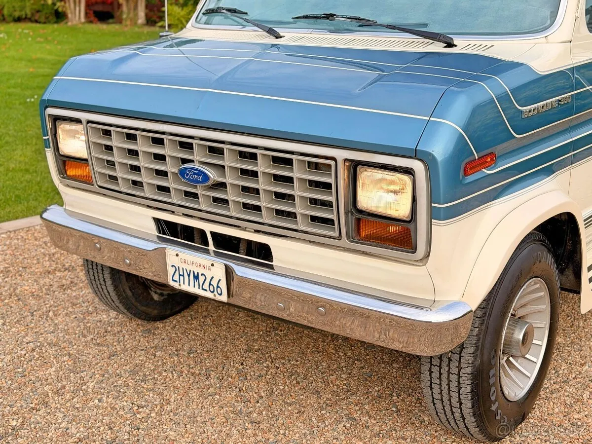 Ford E-350 Econoline 1987 photo 3